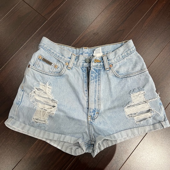25-26” custom distresed and hemmed vintage calvin klein shorts light wash denim - Picture 1 of 3